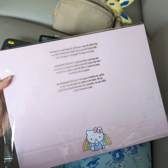 Hello Kitty Weekly Planner - Picture 2 of 4